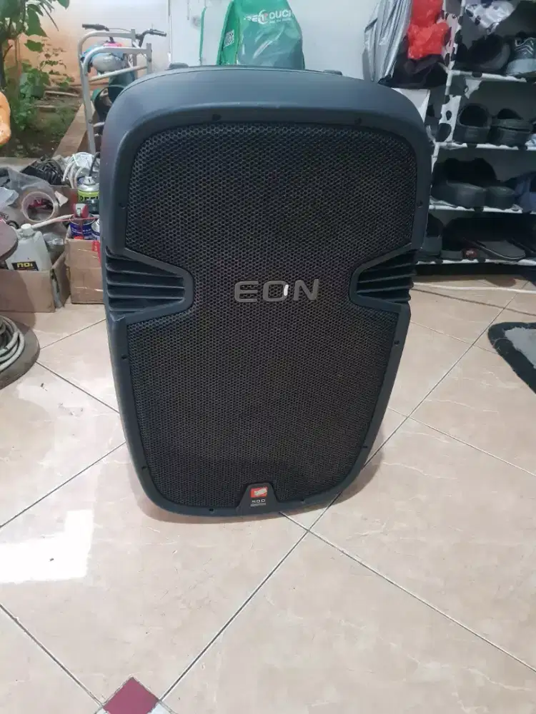 Satu unit speaker aktif JBL Eon 515 normal dan full original