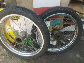 Jual ban plus velg rombong