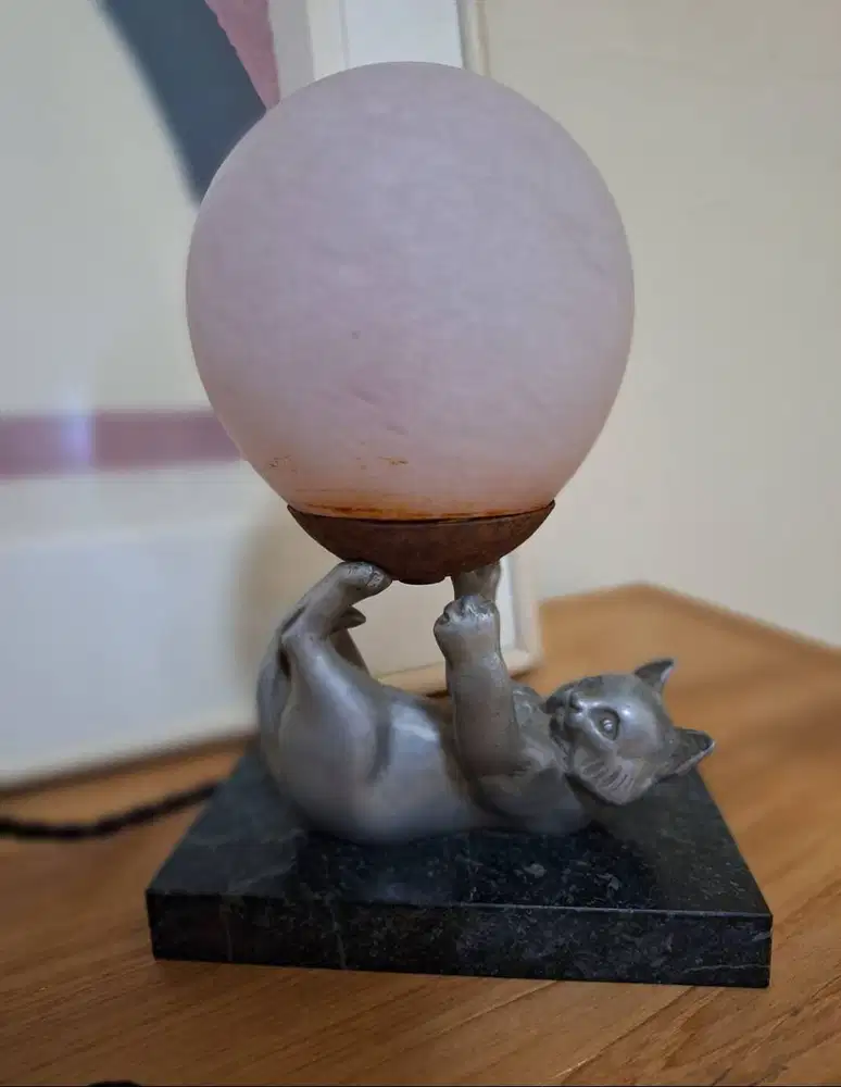 Lampu Antik art-deco kucing