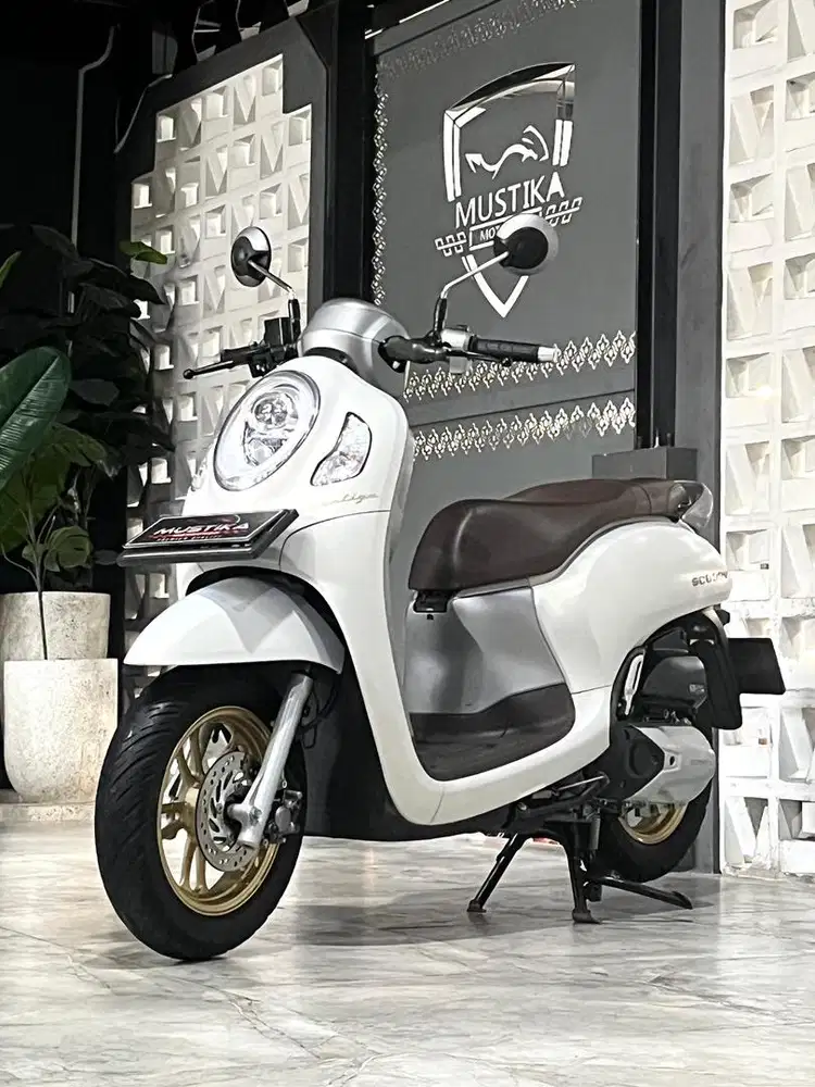Scoopy Prestige th 2021 - Ayu Mustika