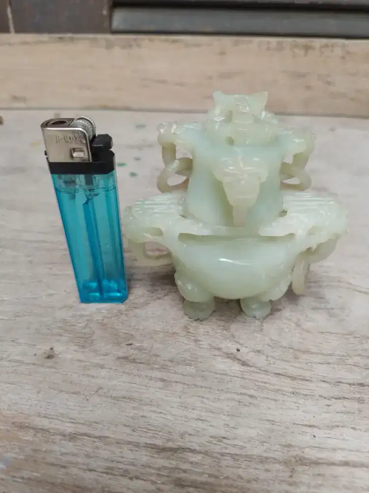 Patung giok / jade lawas