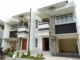 Disewakan rumah 2 lt di Jagakarsa lt 226 m2 lb 220 m2 ada 3+1 kt 3+1 km unfurnished siap huni, survei yuk!!