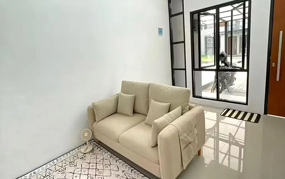 Sofa luxury 2 seater ( 95% Like New, dipakai 5 bulan saja)