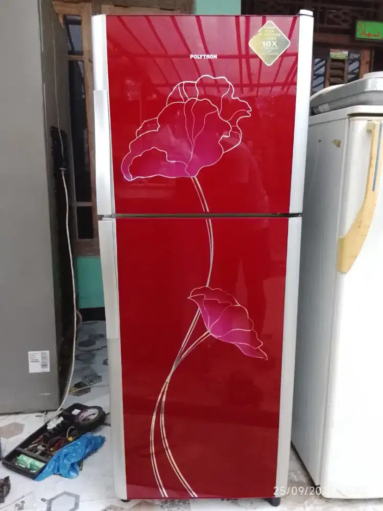 Kulkas Polytron 2 pintu muluss