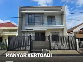 Rumah Manyar Kertoadi NEW MINIMALIS ROW 3 MOBIL, Carport 2