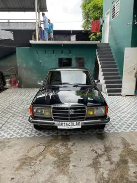 Mercedes Benz w123 280