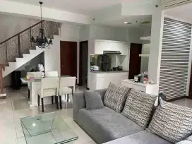 apartement 2 lantai garden mansion pakuwon mall