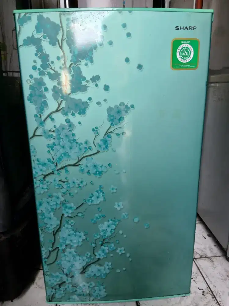 Kulkas sharp 1pintu kondisi bagus normal dingin beku siap pakai