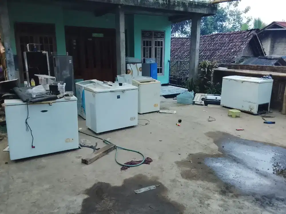 Dicari dan dibeli kulkas showcase frezeer segala kondisi