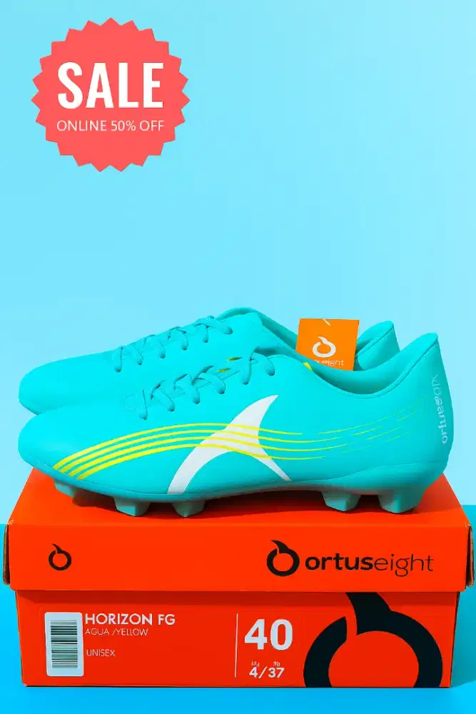 Sepatu bola ortuseight