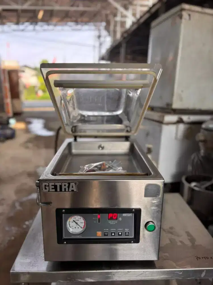 Mesin vacuum packaging 
Merk getra DZ 300