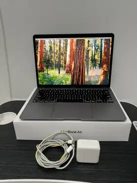 MacBook Air M1 Tangan Pertama
