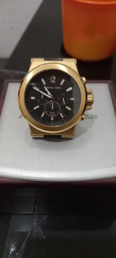 Jam tangan masih mulus