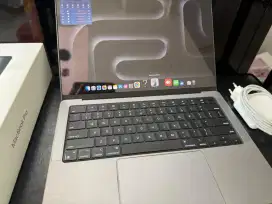 MacBook Pro M3  8/512