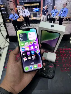 Iphone 14 128 GB Fullset resmi IBOX, bonus kepala charger.