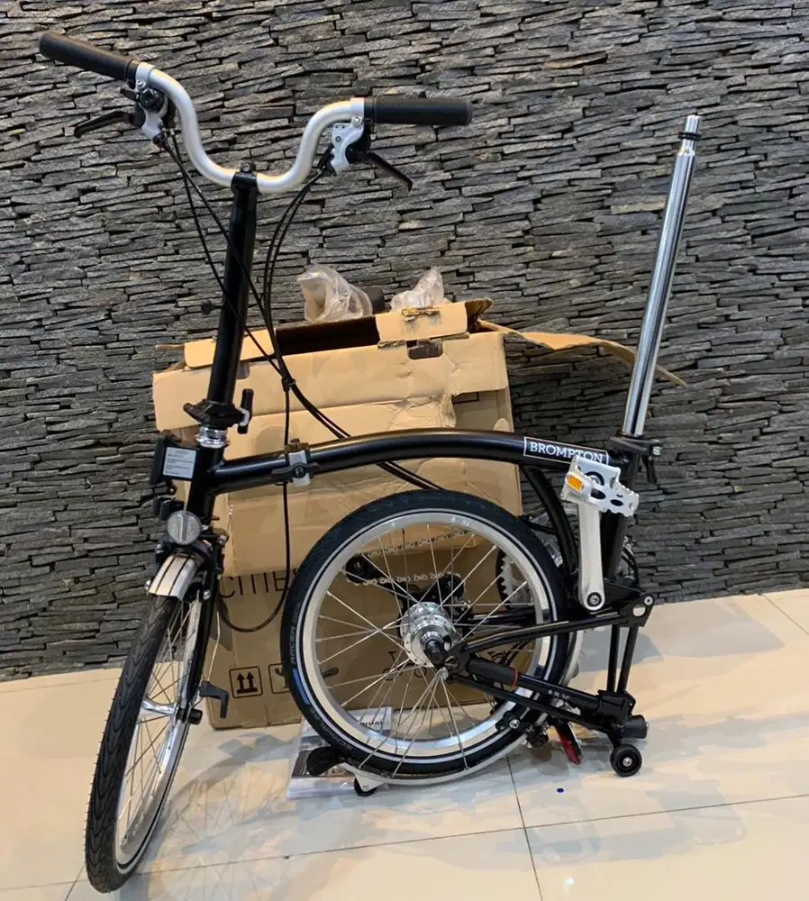 For Sale Brompton Black BNIB 2020