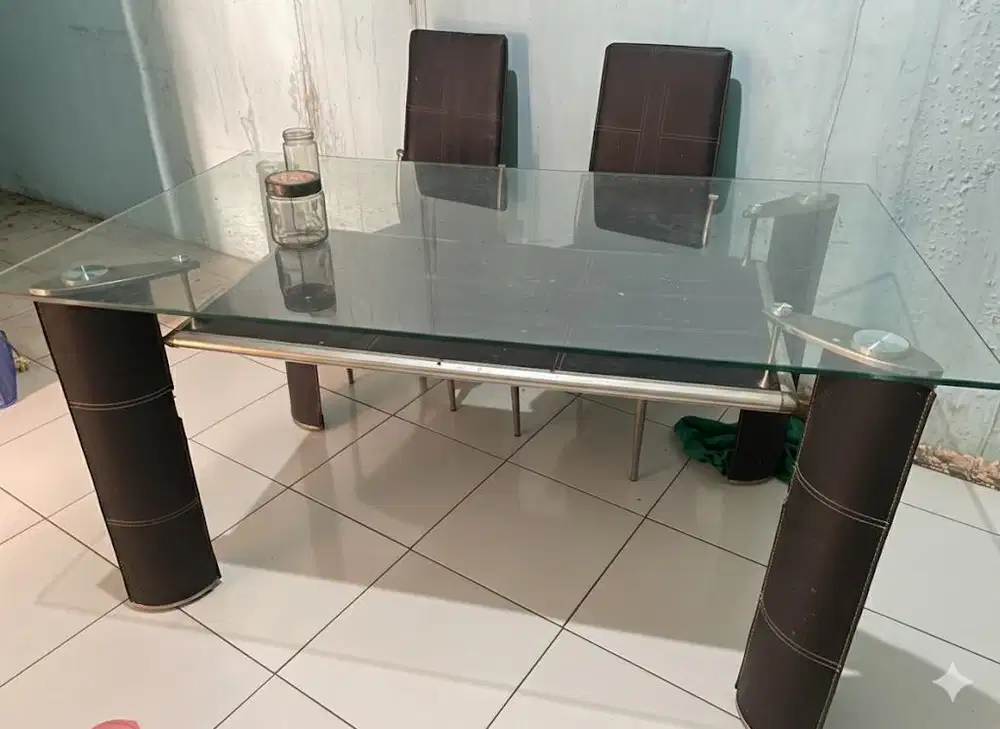 Meja Makan Kaca dengan kursi 4