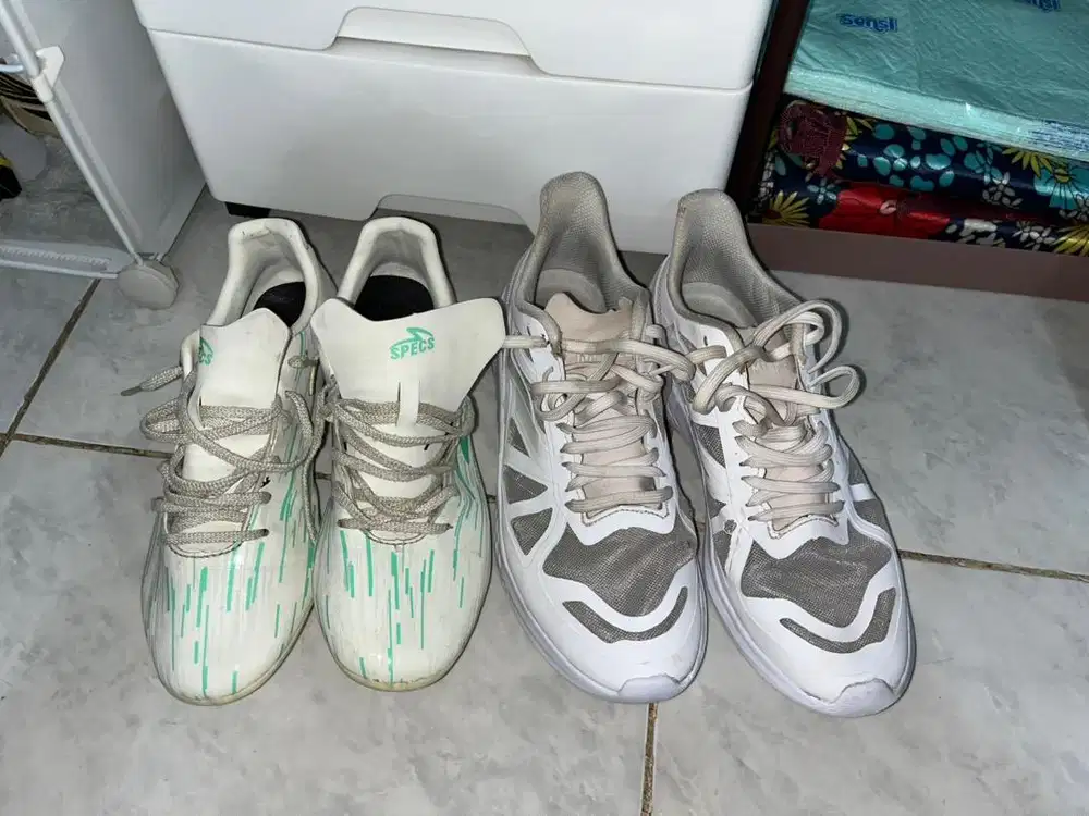 Sepatu bola Specs ls rebon