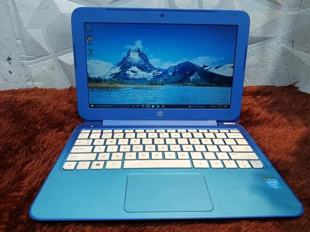 Laptop hp stream  Windows 10 pro 64- bit Processor Intel Celeron CPU 2