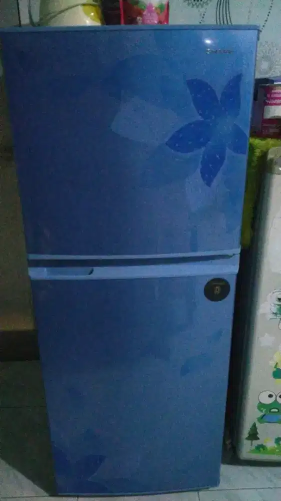 KULKAS 2 pintu Merk SHARP