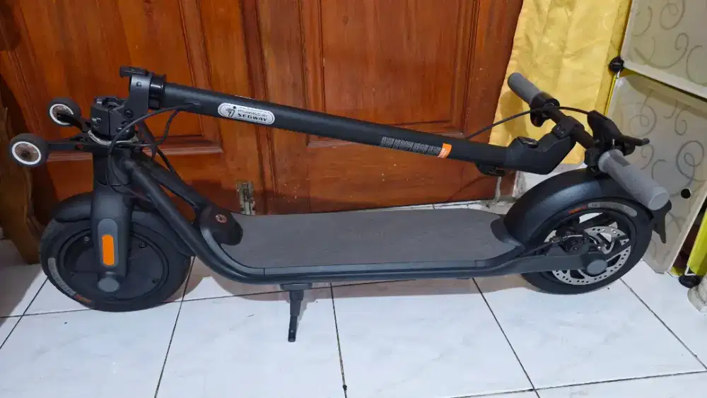 Segway Ninebot F25 Skuter Listrik, Second Gress