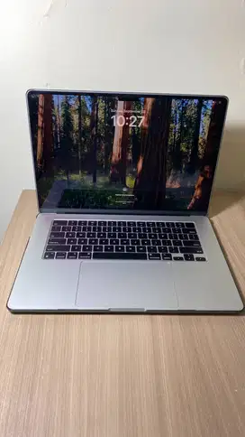 macbook air 15 inch M3 - 16/256gb