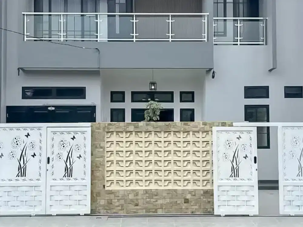 Di jual Rumah Modern dengan Kolam Renang pribadi di Griya Loka BSD