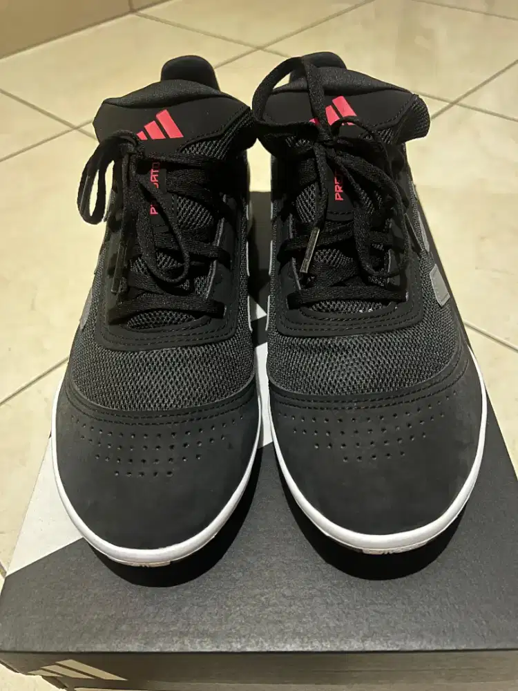 Sepatu Futsal Predator Club in Sala