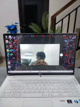 Laptop LG GRAM Laptop Design RAM 16Gb Core i7 SSD 256Gb SLIM BEZELES