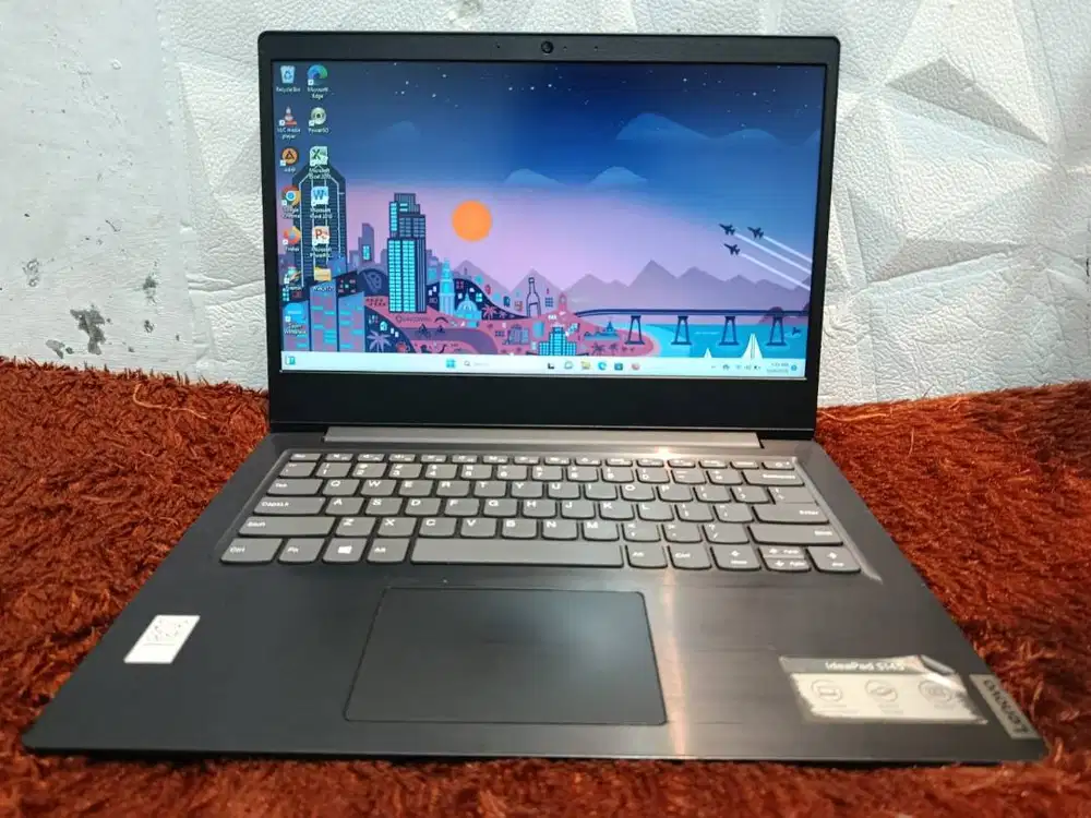 Laptop Lenovo Ideapad S145-14IIL  Windows 11 pro 64-bit Processor Inte