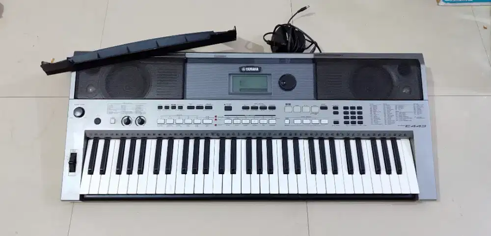 Keyboard Yamaha PSR E-443 Bisa flash disk