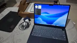 Macbook air m2 ram 16/256 Like new garansi panjang