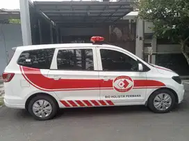 Jual mobil ambulan seperti baru Km.Low jarang dipakai