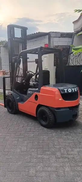 FORKLIFT TOYOTA 3 TON
