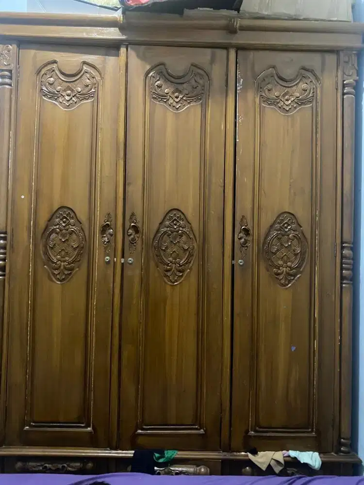Lemari Semi Jati