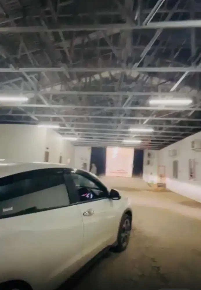 Dijual Gudang pinggir jalan raya