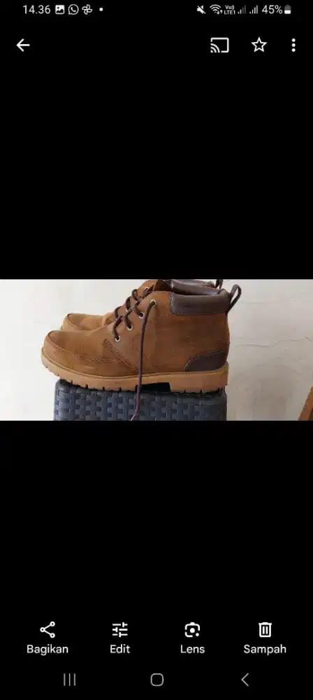 Sepatu kulit clarks