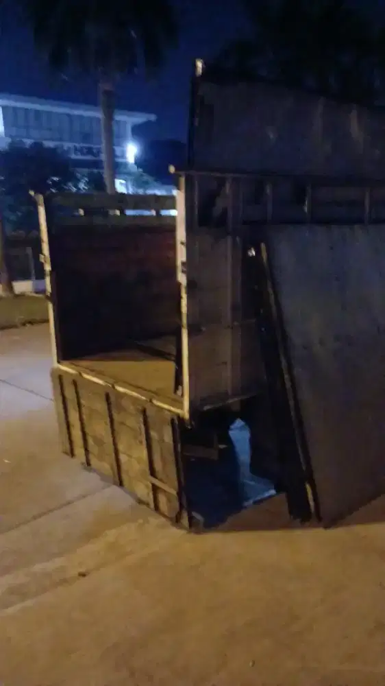 Barang bekas tak terpakai