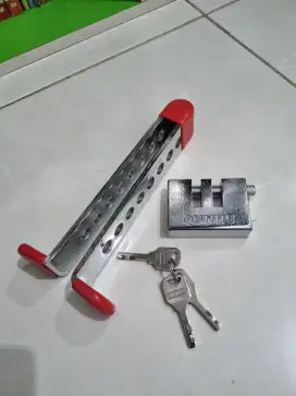 Kunci pedal mobil