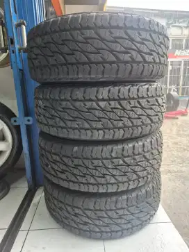 Ban copotan Fortuner Bridgestoen duller AT 265/60 R19 90% 2024. 4pcs