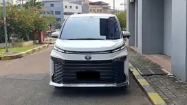 Toyota Voxy 2.0 CVT AT TSS 2024 NIK 2023 Gress Like New Low Km Record
