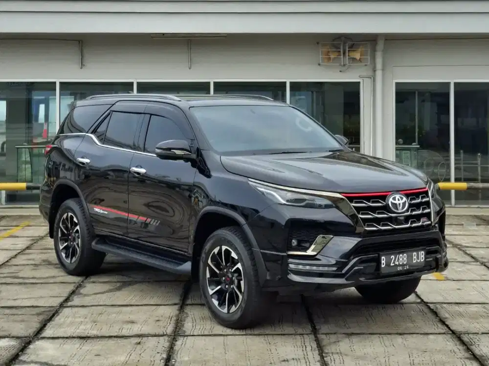 (km 35rb)Toyota Fortuner TRD 2.4 AT  tahun 2021. Hitam. Perfect cond