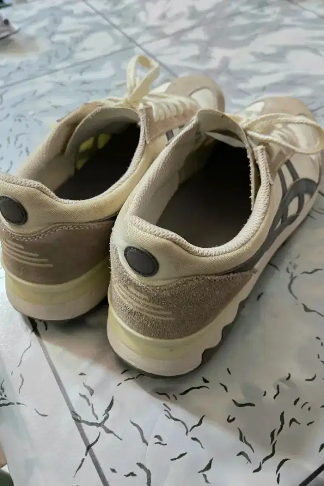 Dijual sepatu Onitsuka ori 100%