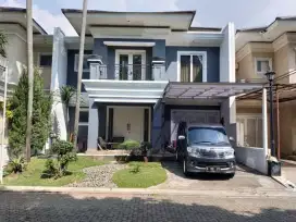 Dijual Rumah 3,5 lt di Kelapa Dua Kebon Jeruk lt 163 m2 lb 500 m2 ada furniture, ada 5+2 kt ada swimming pool, nego yu