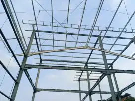 Mengerjan pagar pintu  ganti atap gudang renofasi perbaikan pengelasan