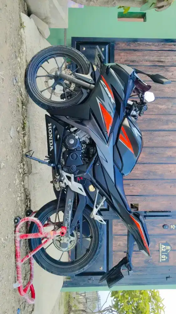 Honda CBR 150 r new