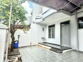 Jual Cepat! Rumah Siap Huni 148 m², 4+1 KT, Harga Nego di Pulo Nangka