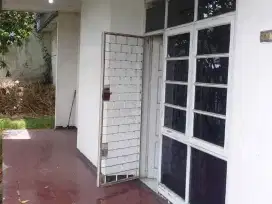 Disewa Rumah Hook 2 Lantai Di Komplek Turangga