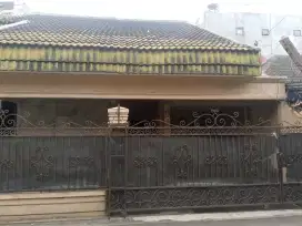 Rumah Lama di Jl Salam IV Sukabumi Utara Kb Jeruk Jakarta Bara