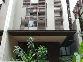 Rumah Cantik di Perum Bsd City Greenwich Clust Whelford Kab Tangerang
